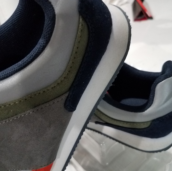 GAP Kids Colorblock Sneakers - Picture 8 of 11